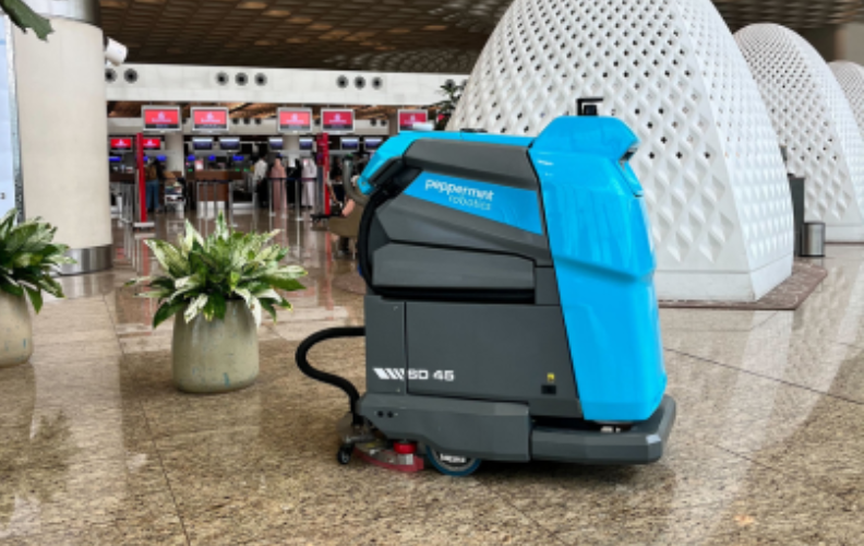 Airport cleaning with Peppermint Robots