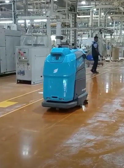 Warehouse cleaning with Peppermint Robotics